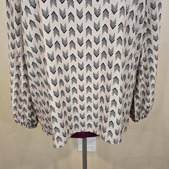 Chevron Patterned Women's Top - Picture 5 of 10